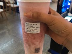 莓莓芝士茉香茶-luckincoffee瑞幸咖啡(香港名店街店)