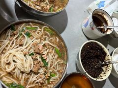 -正宗杨记普洱酸醋米线(总店)