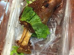 招牌烤猪蹄-美人万三·蚝大人生蚝小馆(昌里路店)