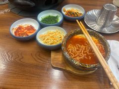 -明洞阿姨·韩式酱蟹烤肉·创意料理(方庄店)