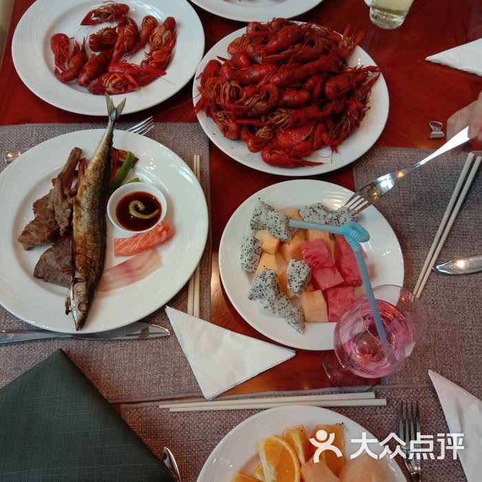 东太湖大酒店湖之恋游艇自助餐