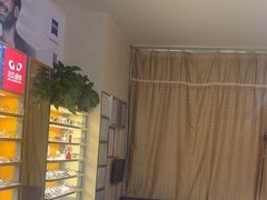 -优医视平价眼镜蔡司依视路折扣工厂店(十里堡店)