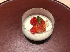 草莓培茶豆腐-晴空·日本料理(万象城店)