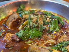 -爆炸头阿姨小四川正宗川味小吃(无任何分店)
