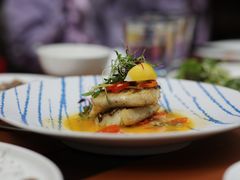 香煎深海比目鱼-Golden Lily河内巴黎法越料理餐厅(建国西路店)