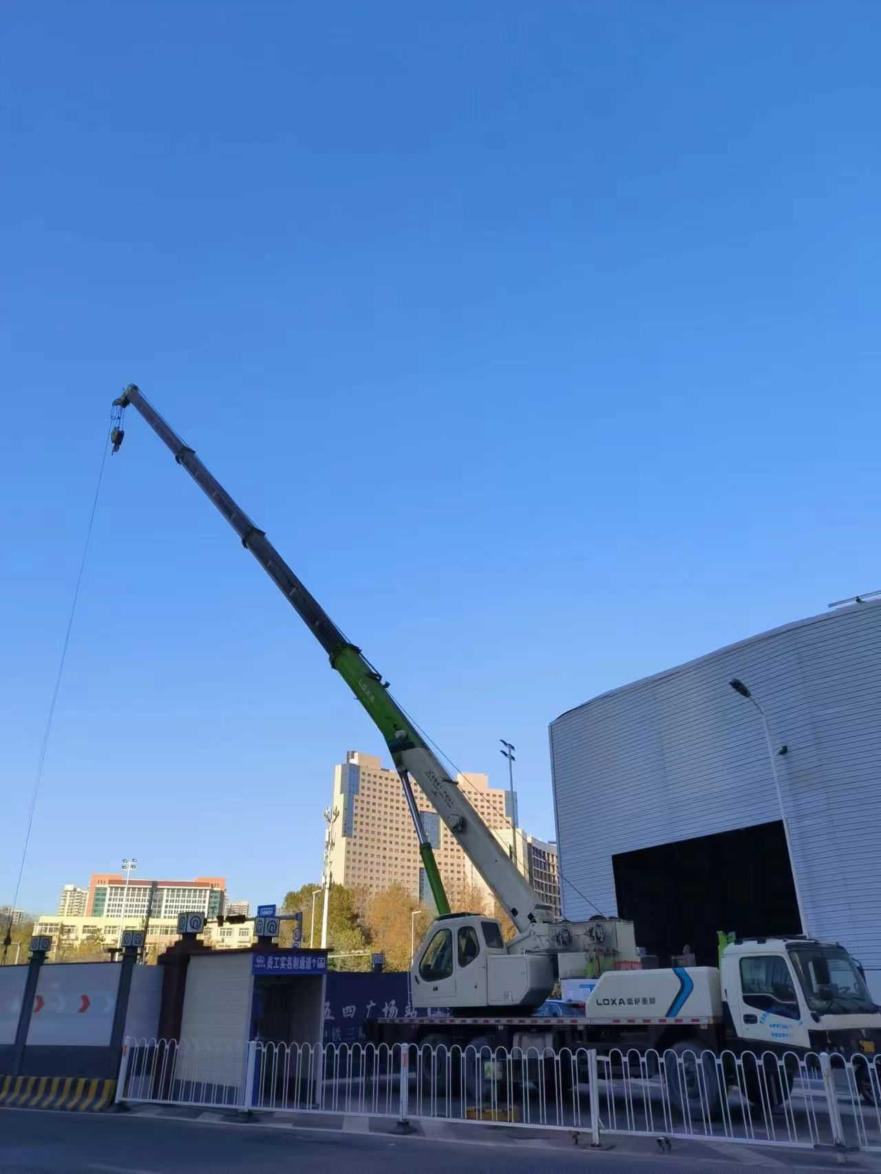 大吊车来自传说中的河南矿山起重机厂