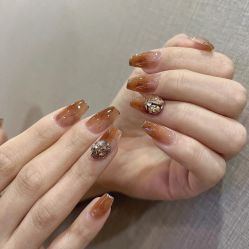 -LISSOM莉森 Nail ·美甲美睫原创定制店