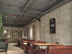 卡座-雨人咖啡(扬帆广场店)