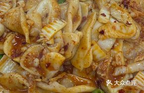 Spicy Kimchi Stir-Fried Mongolian Noodles