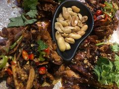 麻辣兔肉-何师烧烤·香辣蟹·川菜·30年老品牌(太古里旗舰店)