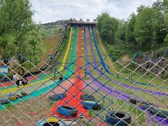 -雪山彩虹谷景区