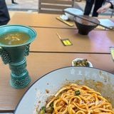 这已经是第三次来吃他们家的特色套餐了，招牌菜霸王牛拌