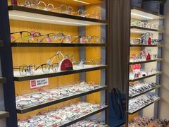 -优医视平价眼镜蔡司依视路折扣工厂店(十里堡店)