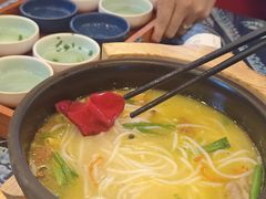 -桥香园过桥米线(国贸店)