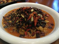 干巴菌烧鸡-翠湖湾海鲜音乐餐厅