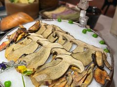 见手青-芸山季·云南山珍菌火锅(人民广场来福士店)