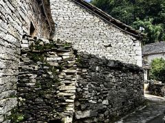 -高荡千年布依古寨旅游景区