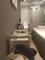 -香港倾城国际·美容美体中心