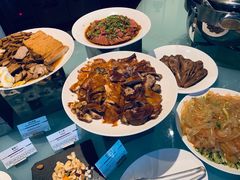 -唐拉雅秀酒店-西锦汇空中BBQ·思创餐厅