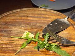 -卡普里披萨·牛扒·下午茶