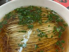 咸菜辣肉双拼-逸桂禾面馆