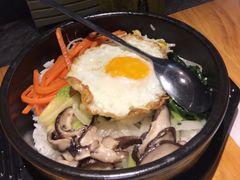 传统石锅拌饭-唯成•韩国炭火烤肉 유성고기