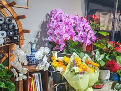 -何兮花店·气球派对鲜花店(马桥银春路万科城店)