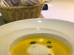奶油南瓜汤配扇贝-The V泽惟·低温慢煮料理