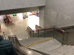 -上海游泳馆(地铁站)