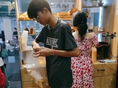-Bánh Mì Huynh Hoa