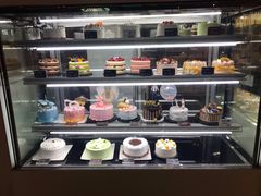 面包甜点陈列柜-卷心卷意·轻甜蛋糕(新光天地店)
