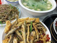 -丹水桥地锅鱼·翘嘴鲌·地方特色全鱼宴(丹江口大坝店)