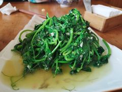 -石磨豆花家常菜·牦牛排土火锅