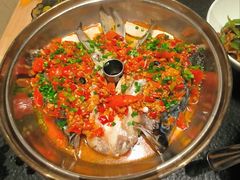 -鱼鲜饭香·招牌汽锅剁椒鱼头王