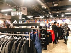 -阿迪达斯(武林银泰三叶草店)