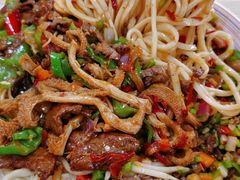 -歹歹的加个面过油肉拌面
