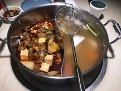 牛腩鸳鸯锅-左庭右院鲜牛肉火锅(浦江欢乐颂店)