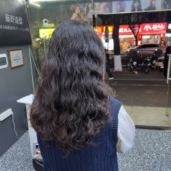 点击看大图 -藤野造型专业烫染接发