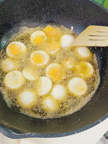 哈哈哈哈标题党一下 其实是在做金钱蛋