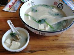 文蛤炖豆腐-地方名吃海鲜大馅蒸饺(北戴河店)