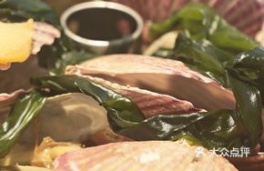 Steamed Live Seafood Pot