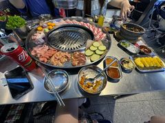 -哈哈碳都·牛肋条无限自助烤肉(台江万达店)