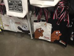 -名创优品(北京新中关购物中心地铁层店)