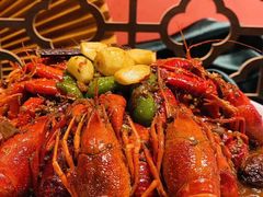 -虾弄弄海派小龙虾·牛羊蝎子火锅