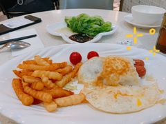 炸鸡脾薯条-香港新发烧腊茶餐厅(书城店)