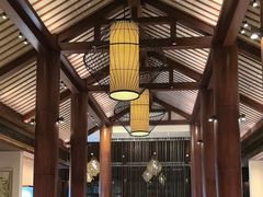 -梁鸿湿地丽笙度假酒店大堂吧