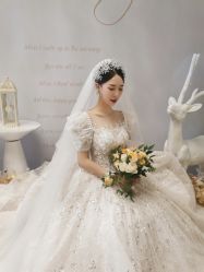 -Lady  Jane高端婚纱礼服馆