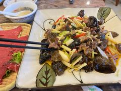 -鲁朗纳麦石锅鸡庄园