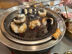 -围炉肉舍•炭烤活鳗•丹东海鲜烤肉(步行街店)