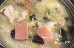 Nourishing Old Hen Rice Noodles